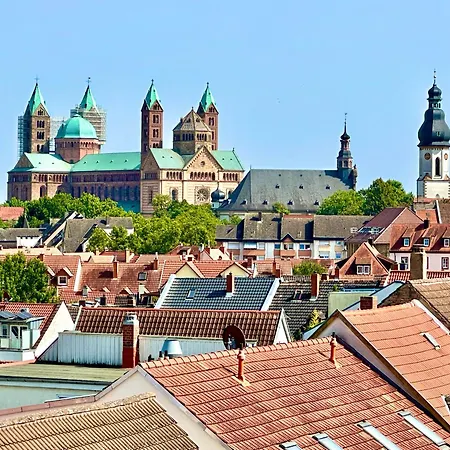 Dompanorama Kleiner Buddha Fuer 2-3pers Spira